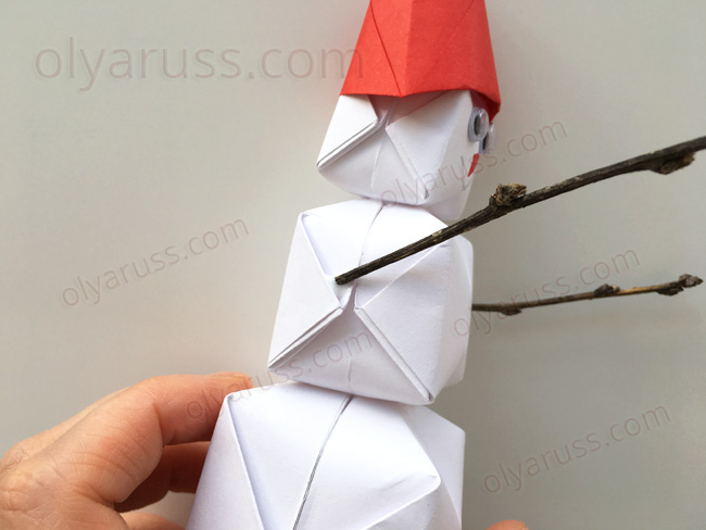 Как сделать Снеговика из бумаги